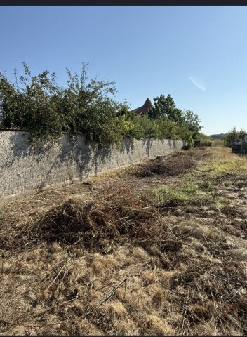 Prahova Teren de vanzare in Potigrafu, deschidere 9ml, 2500mp, 40.000euro