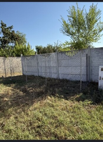 Prahova Teren de vanzare in Potigrafu, deschidere 9ml, 2500mp, 40.000euro
