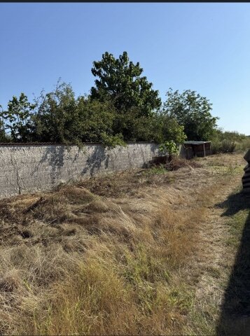 Prahova Teren de vanzare in Potigrafu, deschidere 9ml, 2500mp, 40.000euro